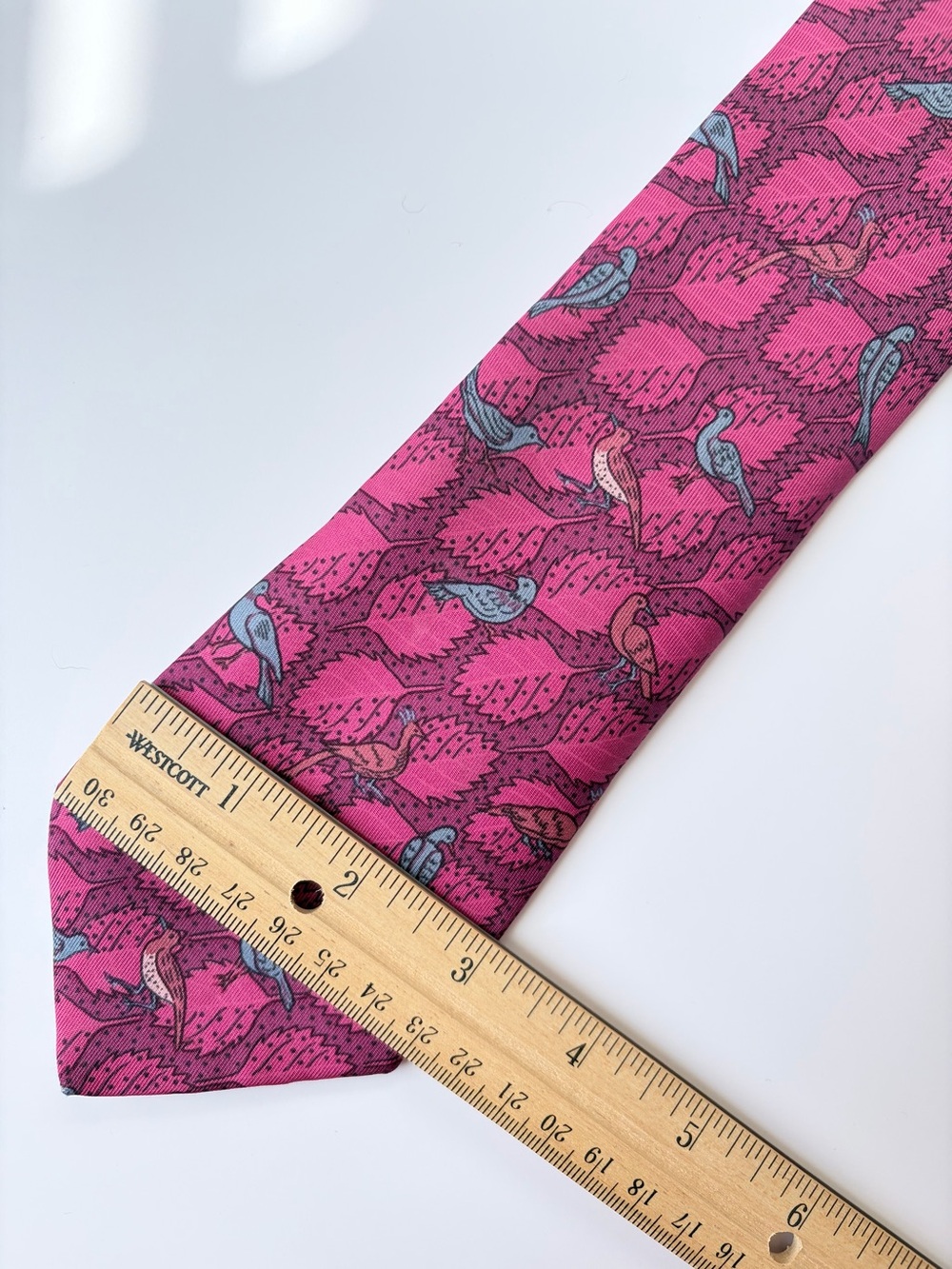 Hermès Paris 7227 UA All-Over Whimsical Pink and Blue Bird and Feather Silk Tie - Picture 3 of 5